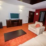 Maxim 4*