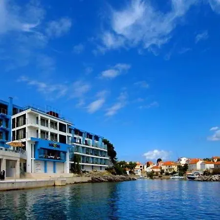 Maxim Hotel 4*
