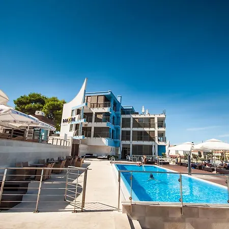 Maxim Hotel