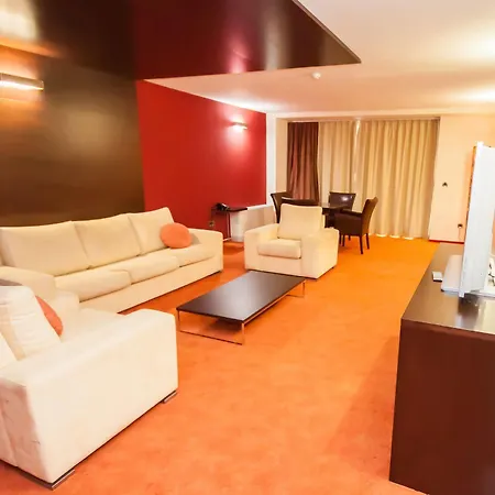 Maxim Hotel 4*