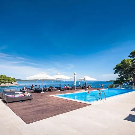 Maxim Hotel 4*