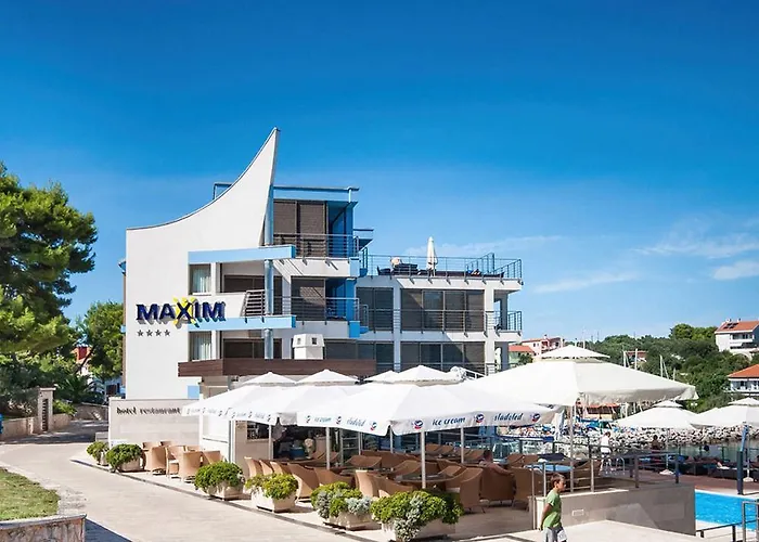 马克西姆酒店 Božava