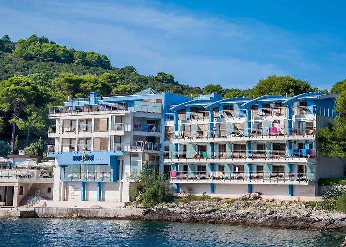 马克西姆酒店 4* Božava