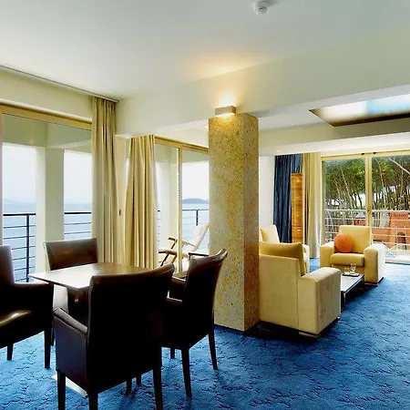 Otel Maxim 4*