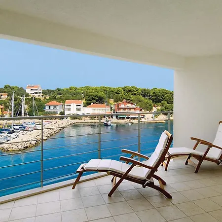 Otel Maxim Božava