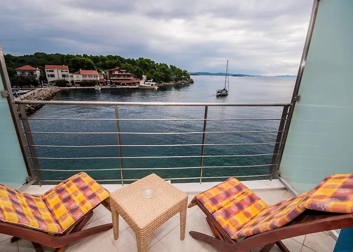 Отель Maxim Божава