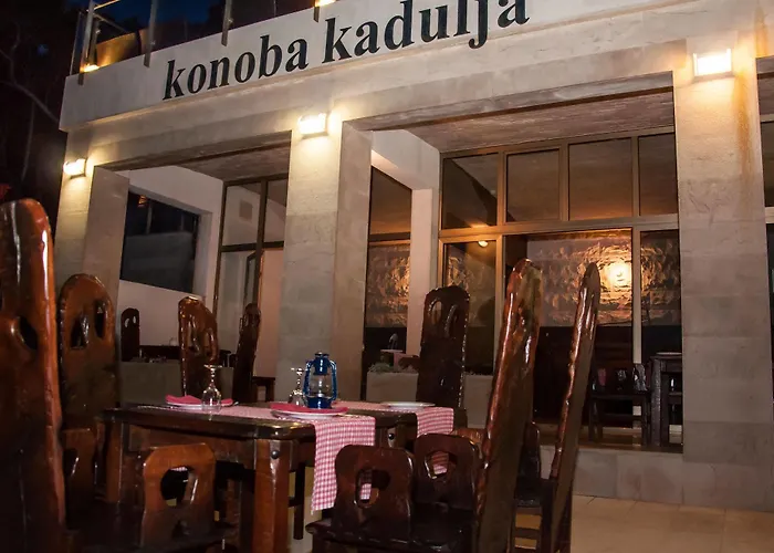 Отель Maxim Божава