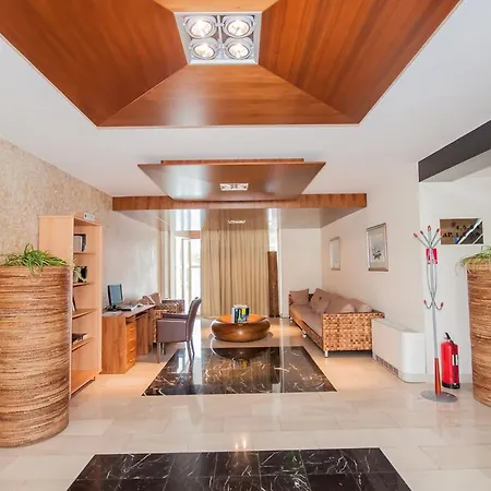 Maxim ホテル Božava