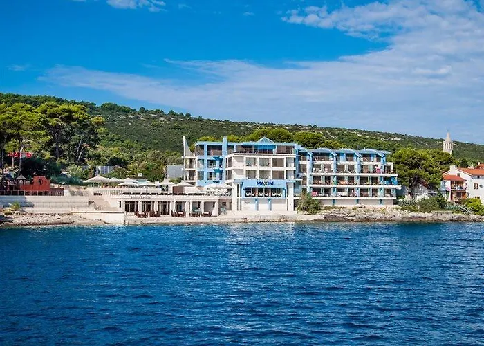 Maxim Otel Božava